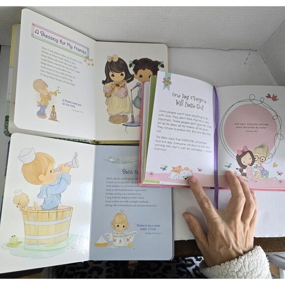 Precious Moments Books 101 Devotions, Little Book Of Prayers & Bedtime Lot of 3 - Picture 7 of 7